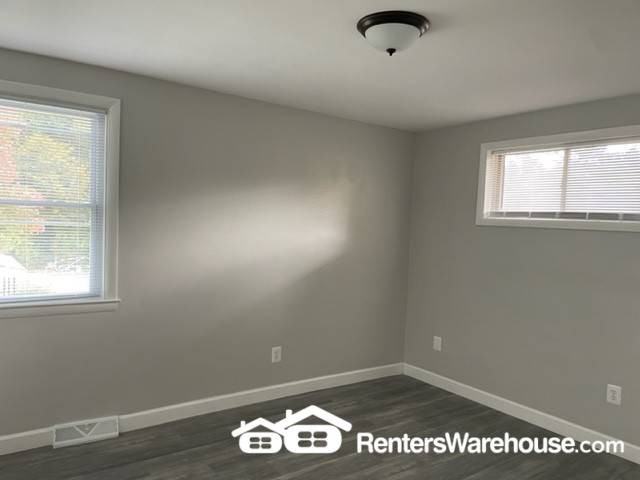 1011 Cedarcroft Rd - Photo 3 of 10