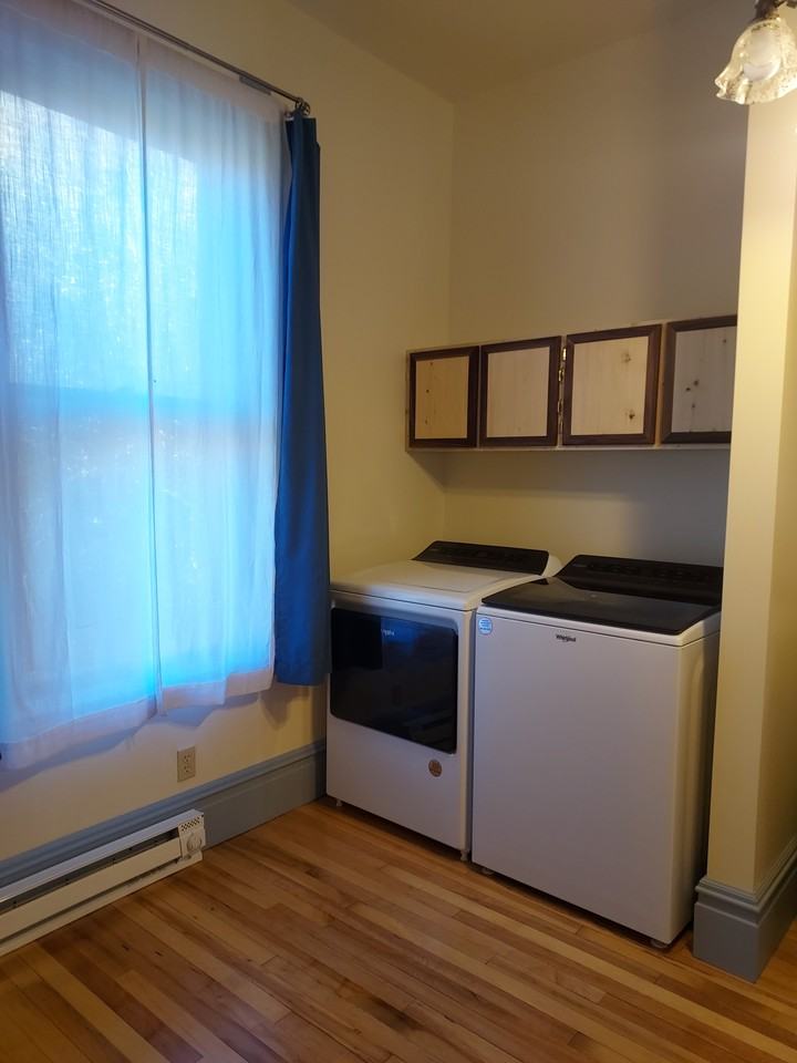 516 West Mercury Street - Photo 2 of 9