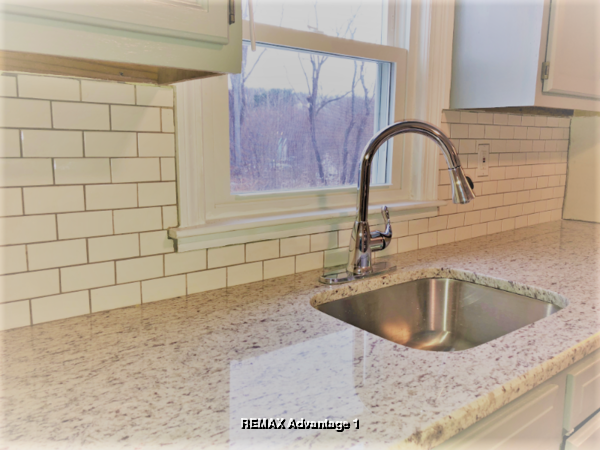 103 Brooks St - Photo 2 of 12