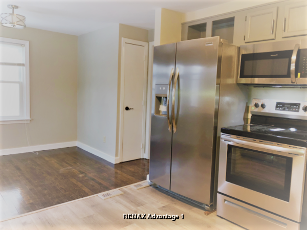 103 Brooks St - Photo 3 of 12