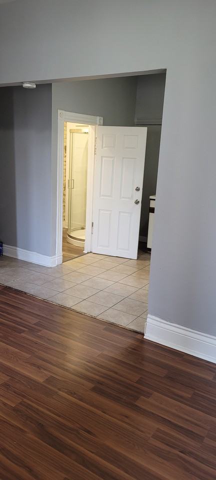 261 Clarence Street - Photo 3 of 15