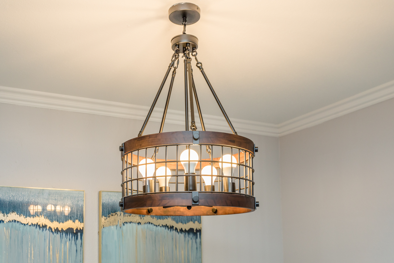 717 Ventura South Apartments - Photo 4 of 24