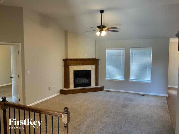 12334 N Wayne Ave - Photo 3 of 12