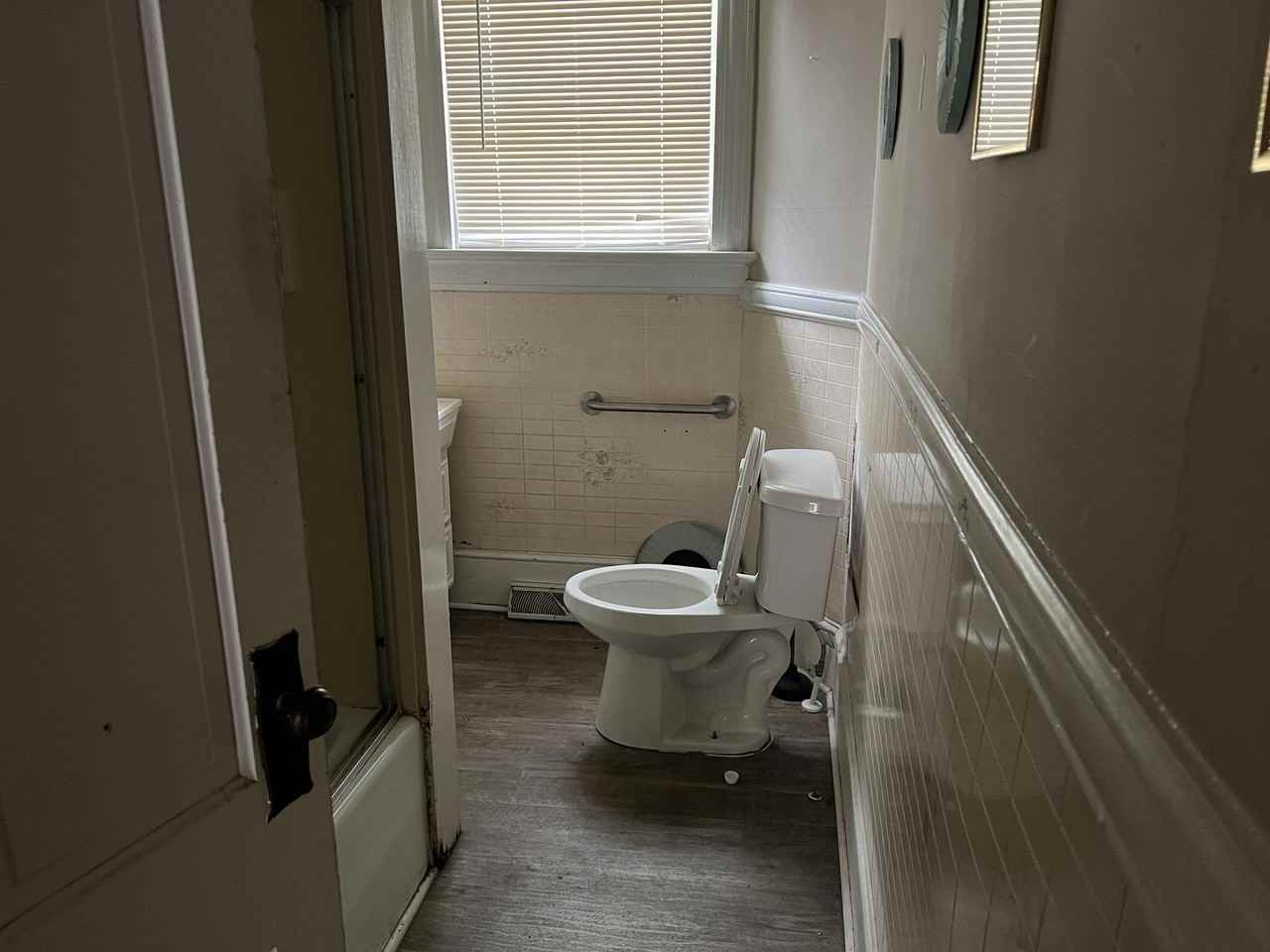 212 E Capitola Ave #1 - Photo 2 of 10