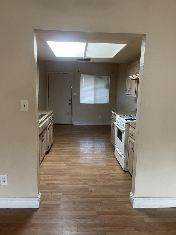 2328 Gurley St #B - Photo 2 of 16