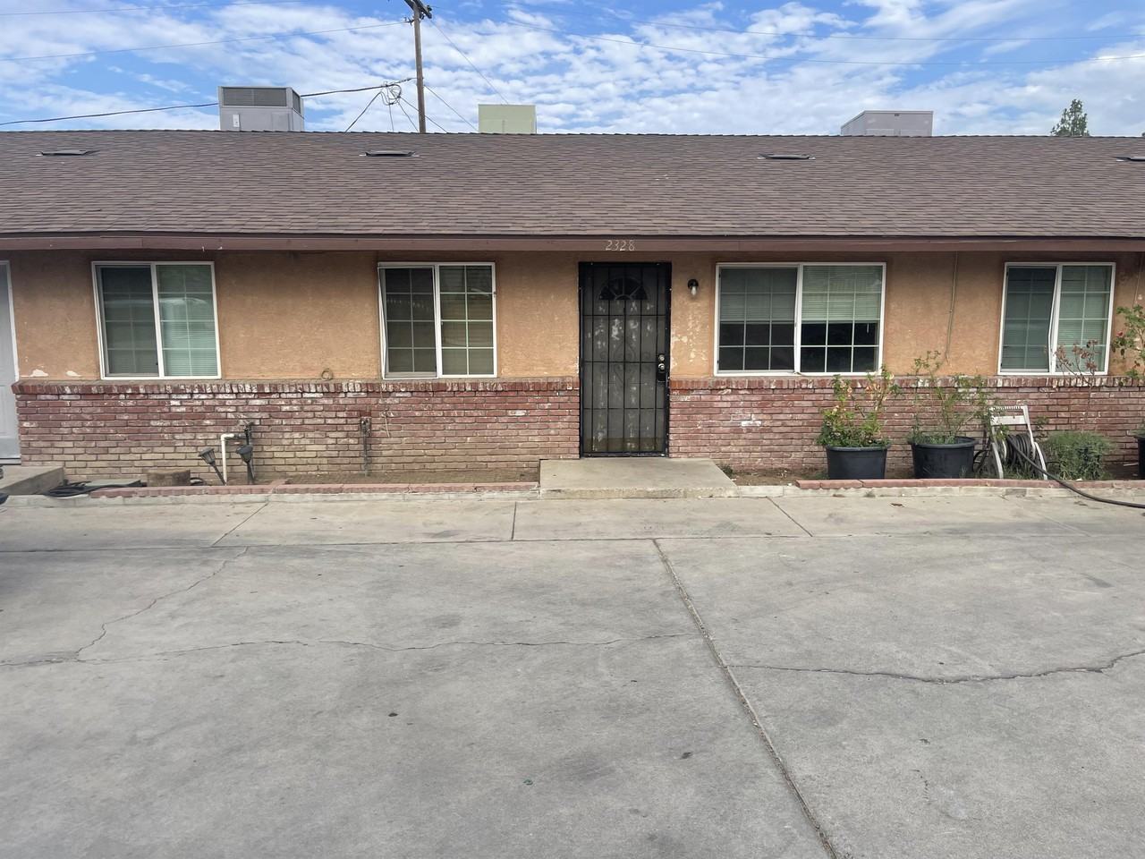 2328 Gurley St #B - Photo 4 of 16