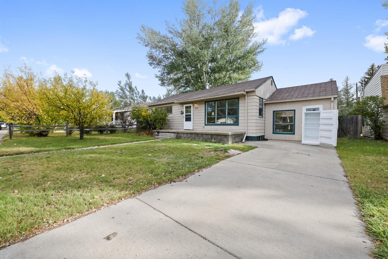 1506 E Park Ave #1 - Photo 2 of 10