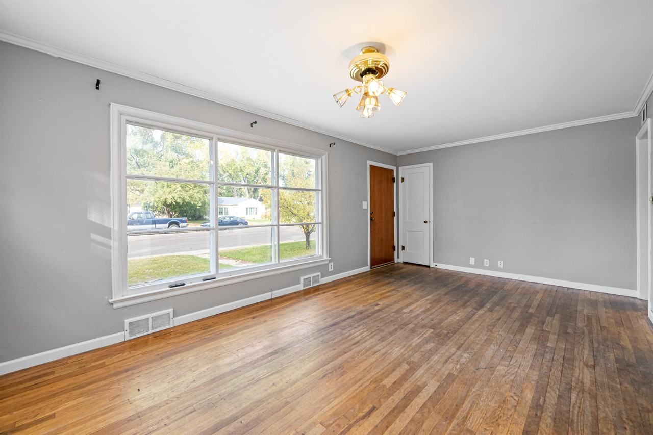 1506 E Park Ave #1 - Photo 4 of 10