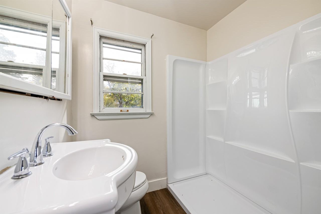 1506 E Park Ave #1 - Photo 7 of 10