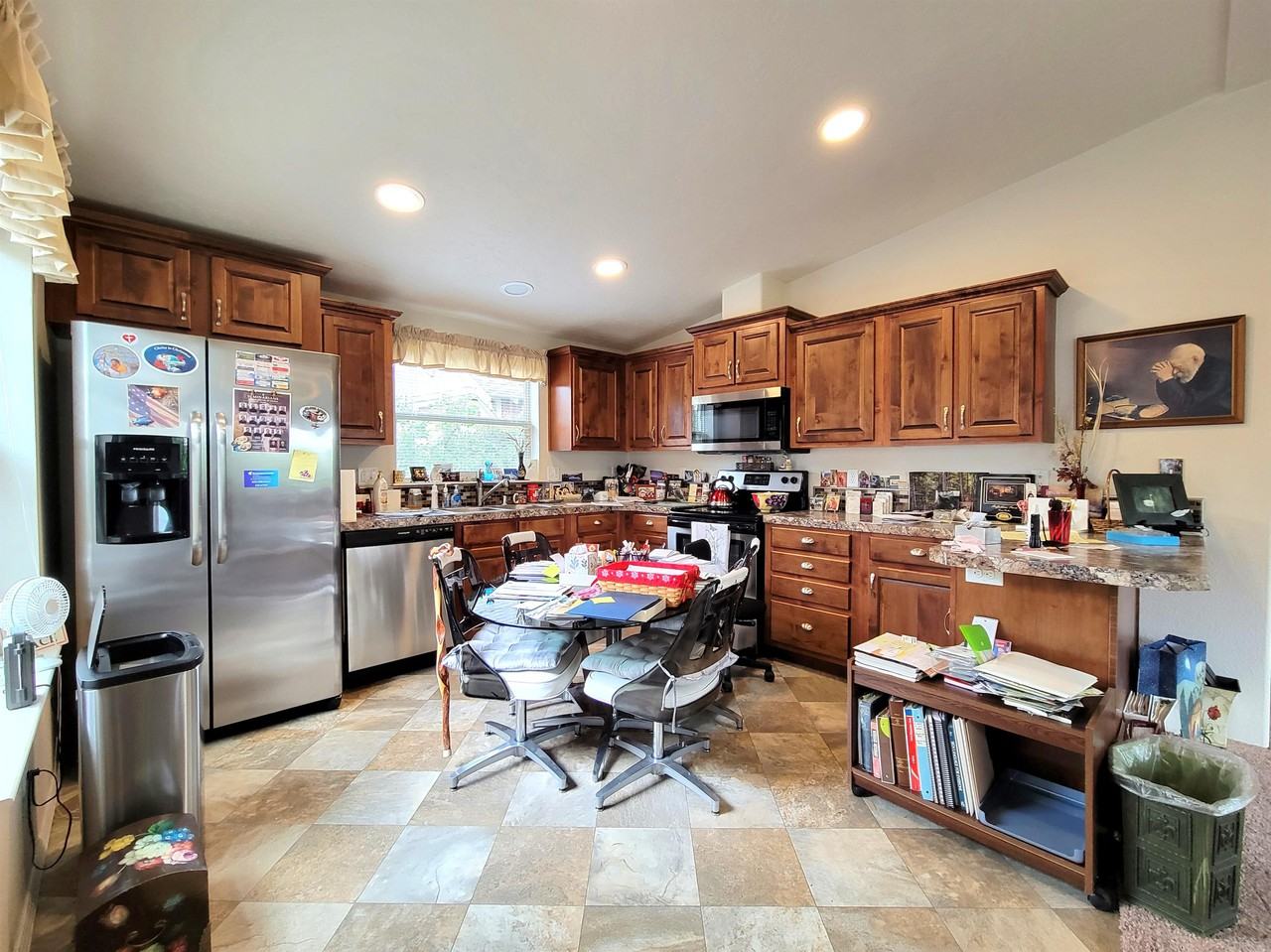 114 1st Ave E #B - Photo 3 of 13