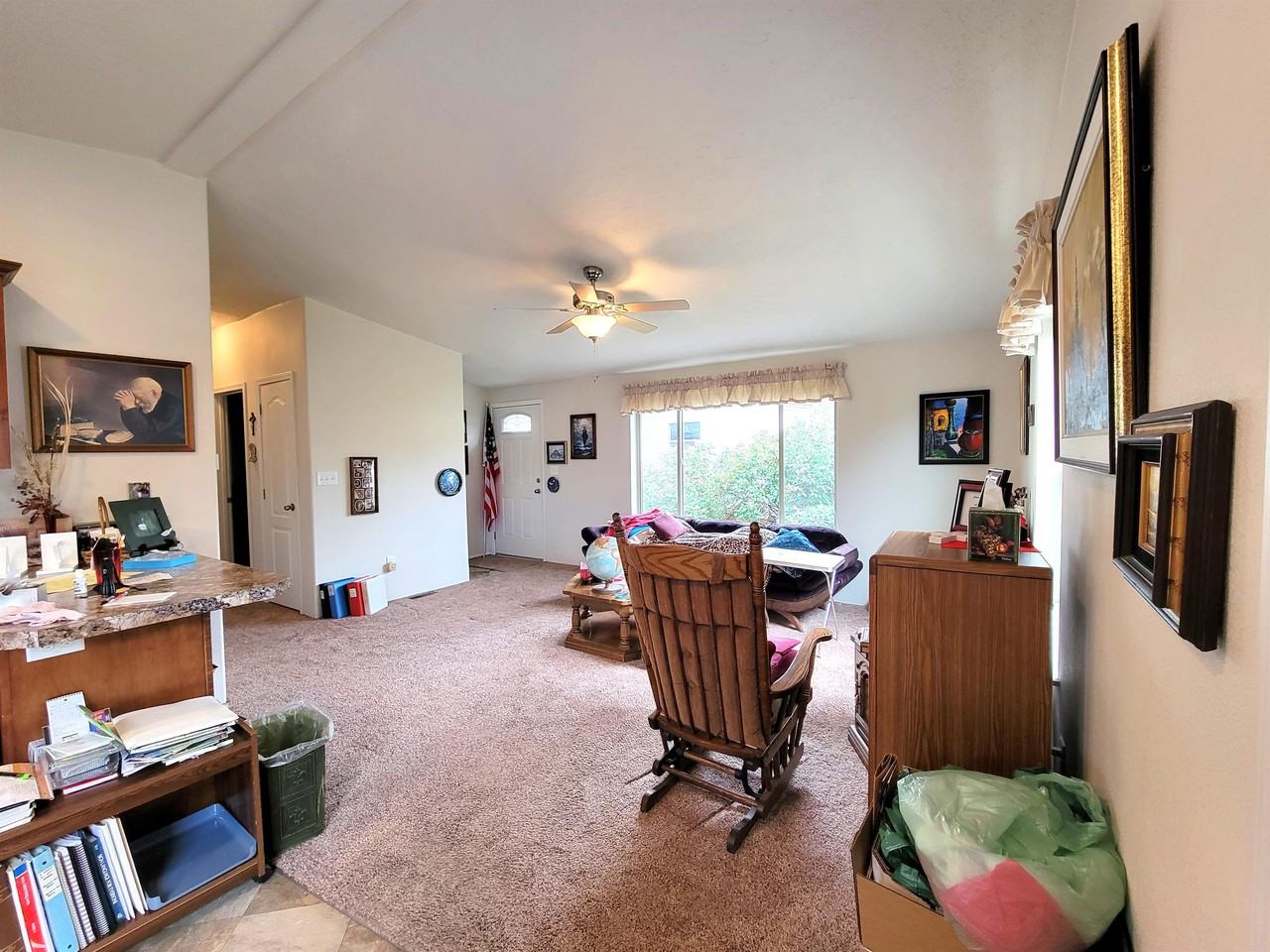 114 1st Ave E #B - Photo 4 of 13