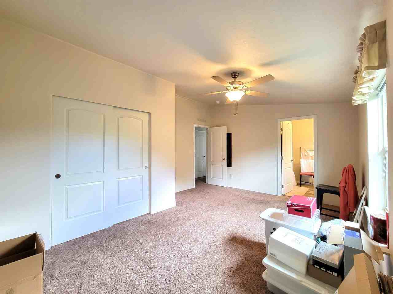 114 1st Ave E #B - Photo 5 of 13