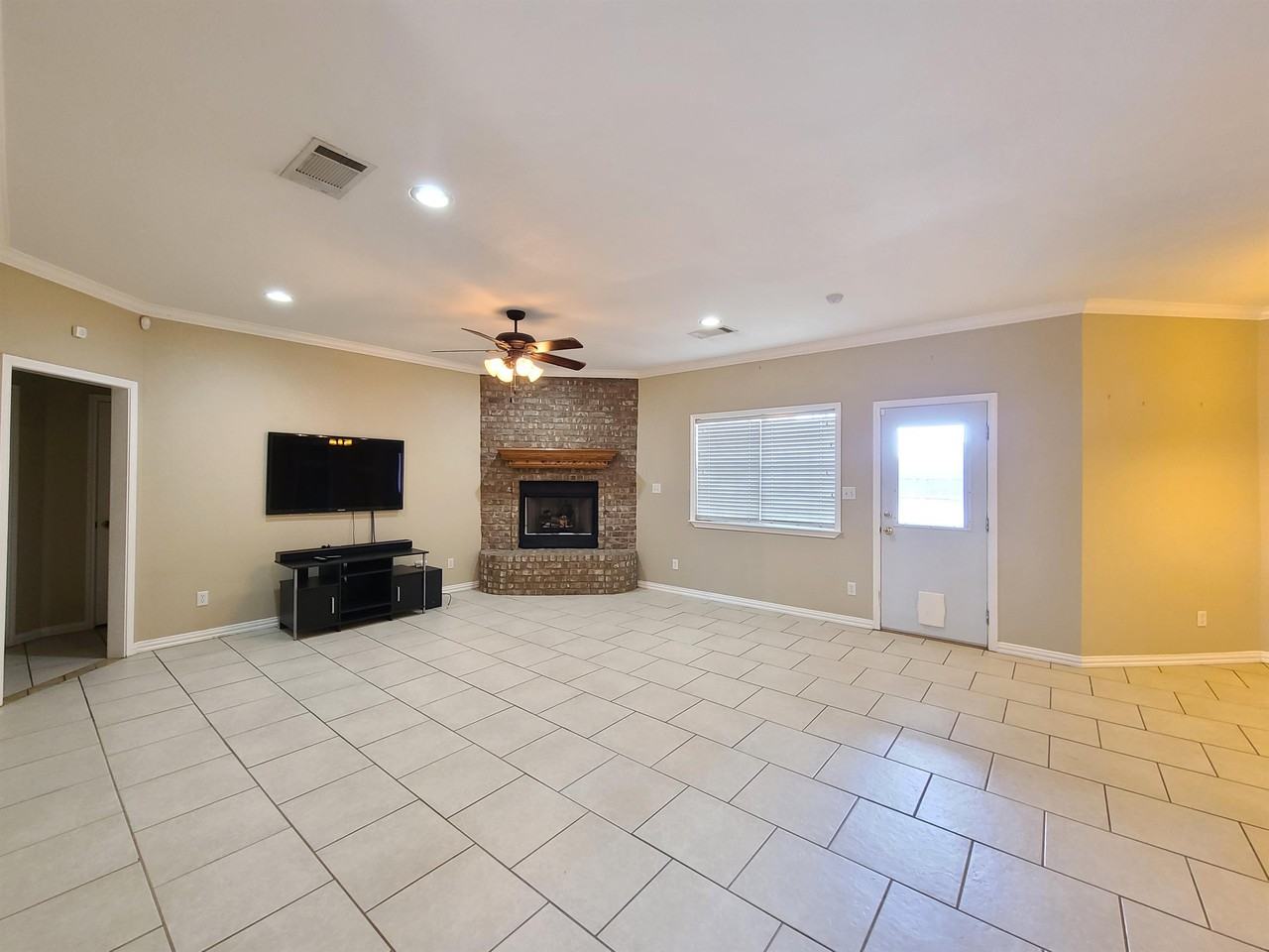 4631 Bowie Dr #1 - Photo 2 of 11
