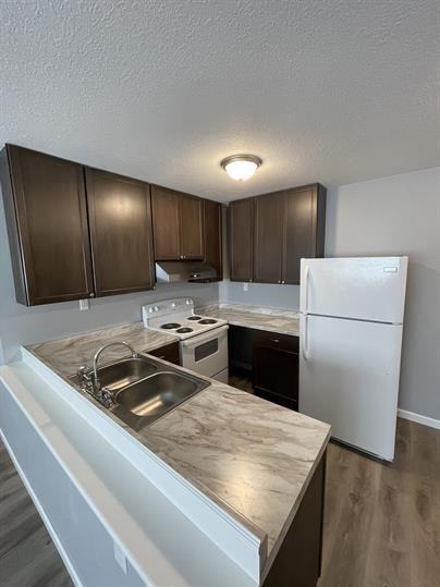 1402 Division Street West - Photo 2 of 5