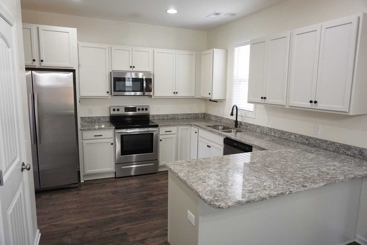 9343 Cassadine Ct - Photo 4 of 30