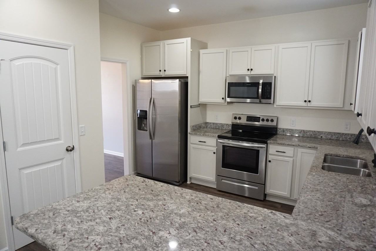 9343 Cassadine Ct - Photo 5 of 30