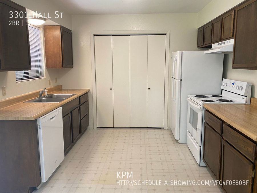 3301 Hall St - Photo 2 of 12