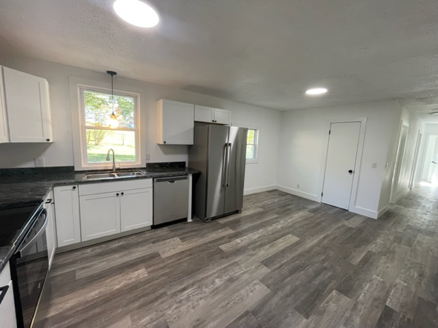 1704 Walnut Ave - Photo 3 of 12