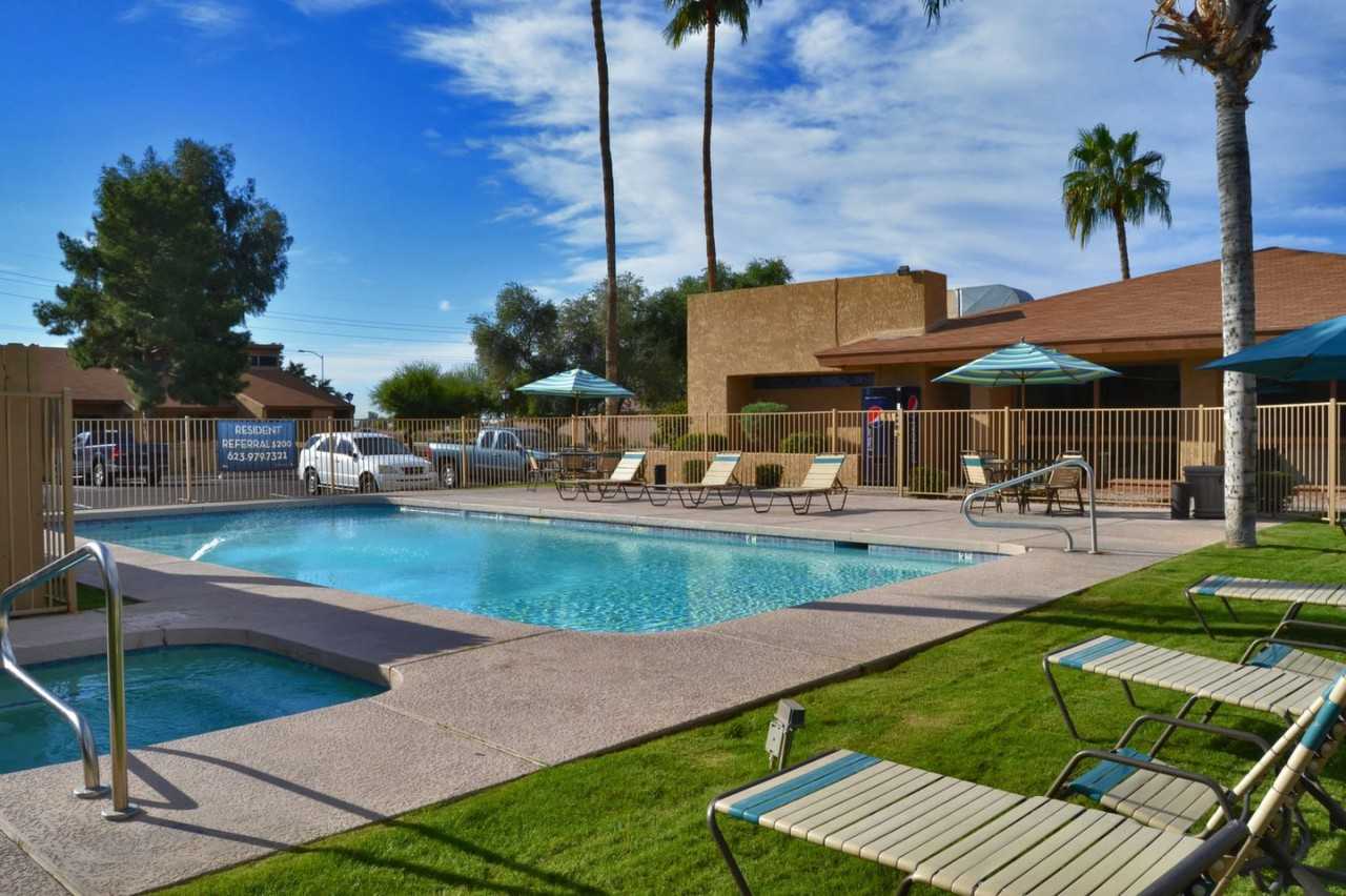 Flats at Peoria - Photo 2 of 14