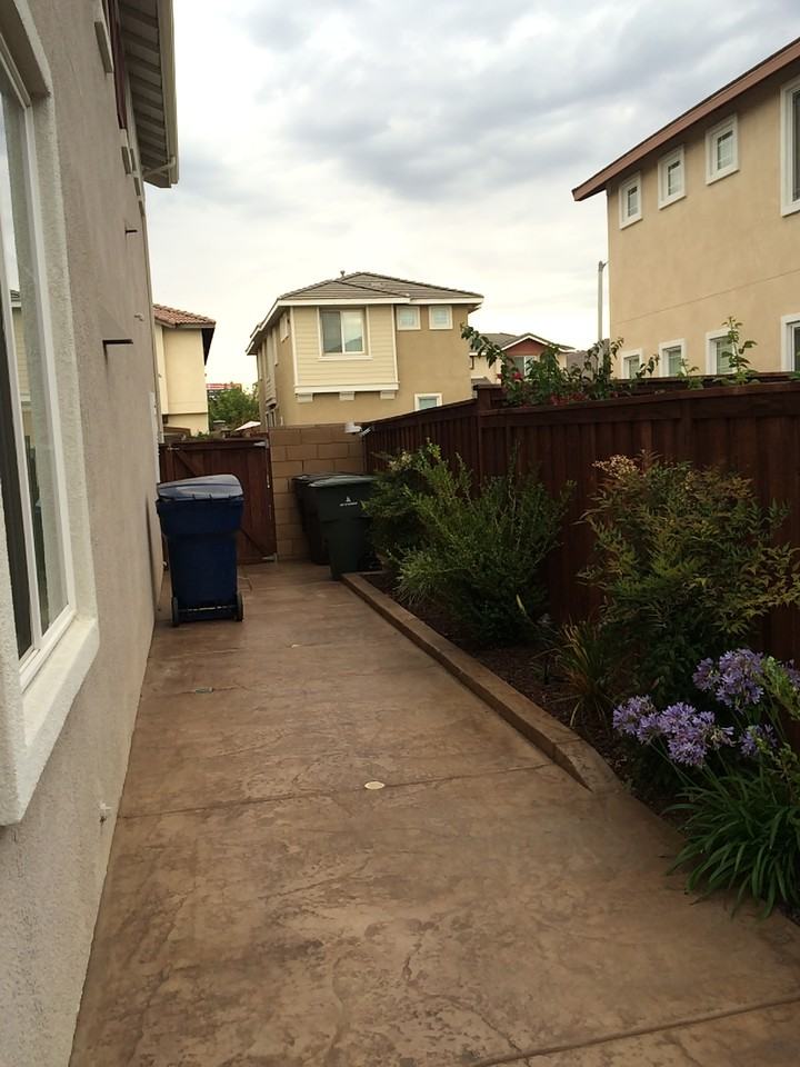 10983 Cedarhurst Way - Photo 3 of 13