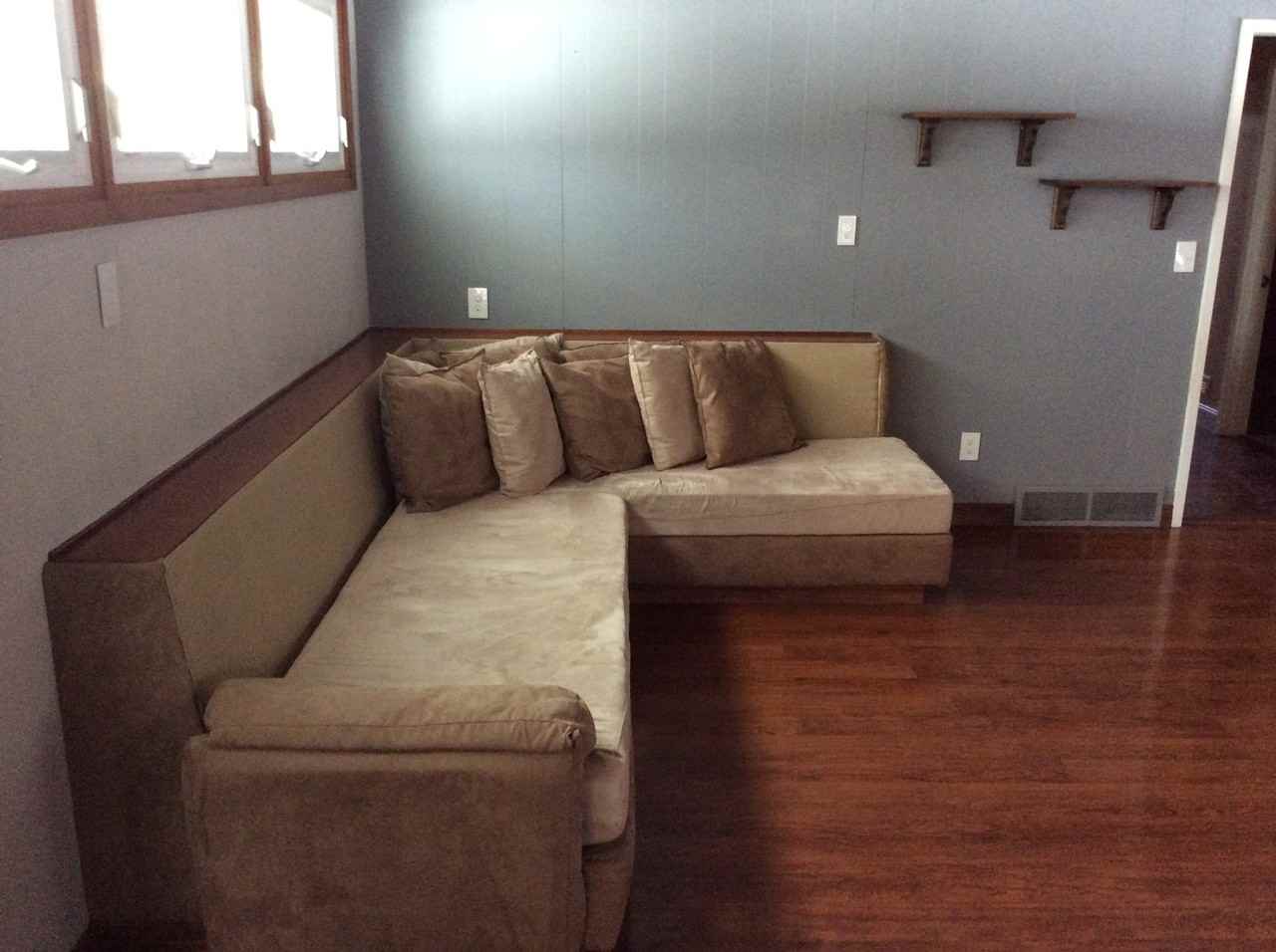 113 Stafford Dr - Photo 3 of 15
