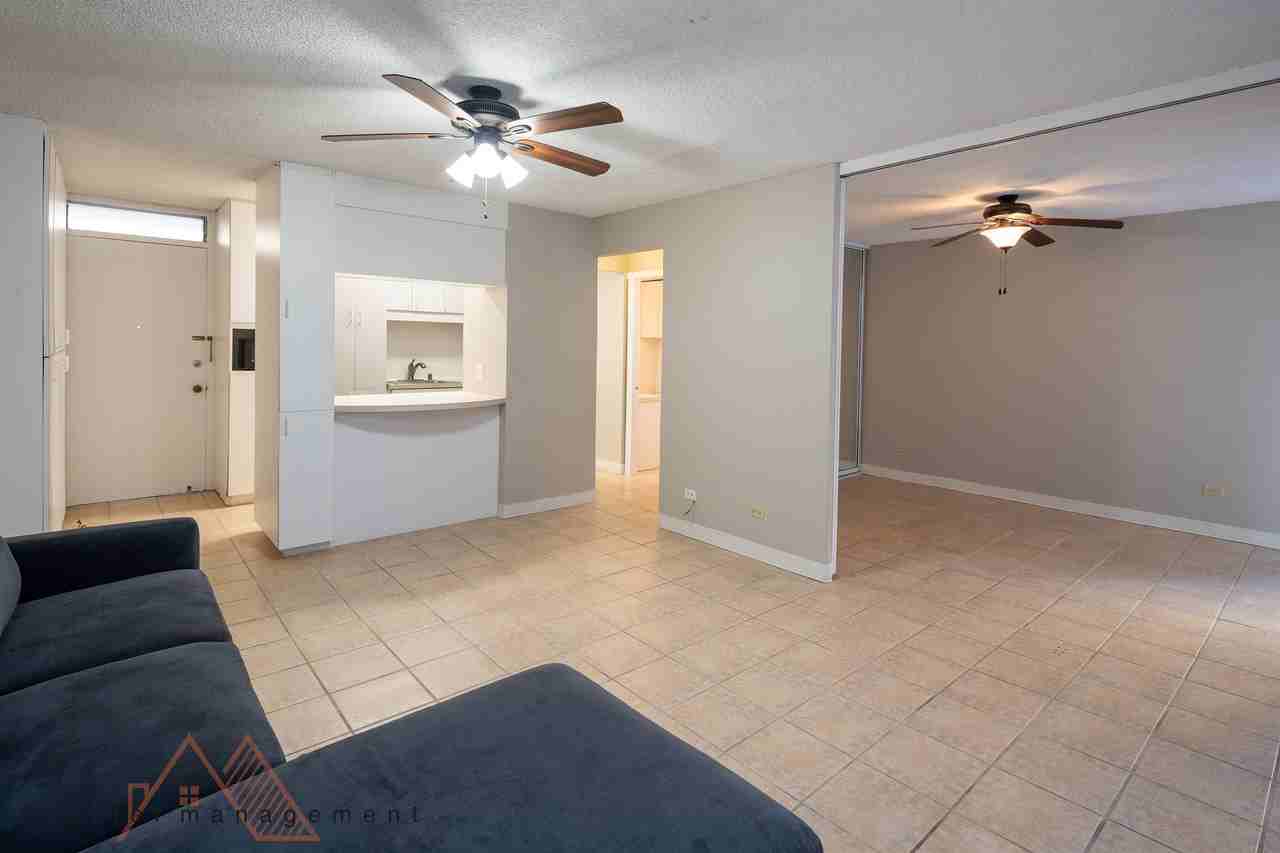 225 Liliuokalani Ave Apt 4d #4D - Photo 3 of 15