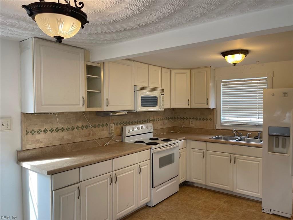 1113 Covel St #1 - Photo 4 of 11