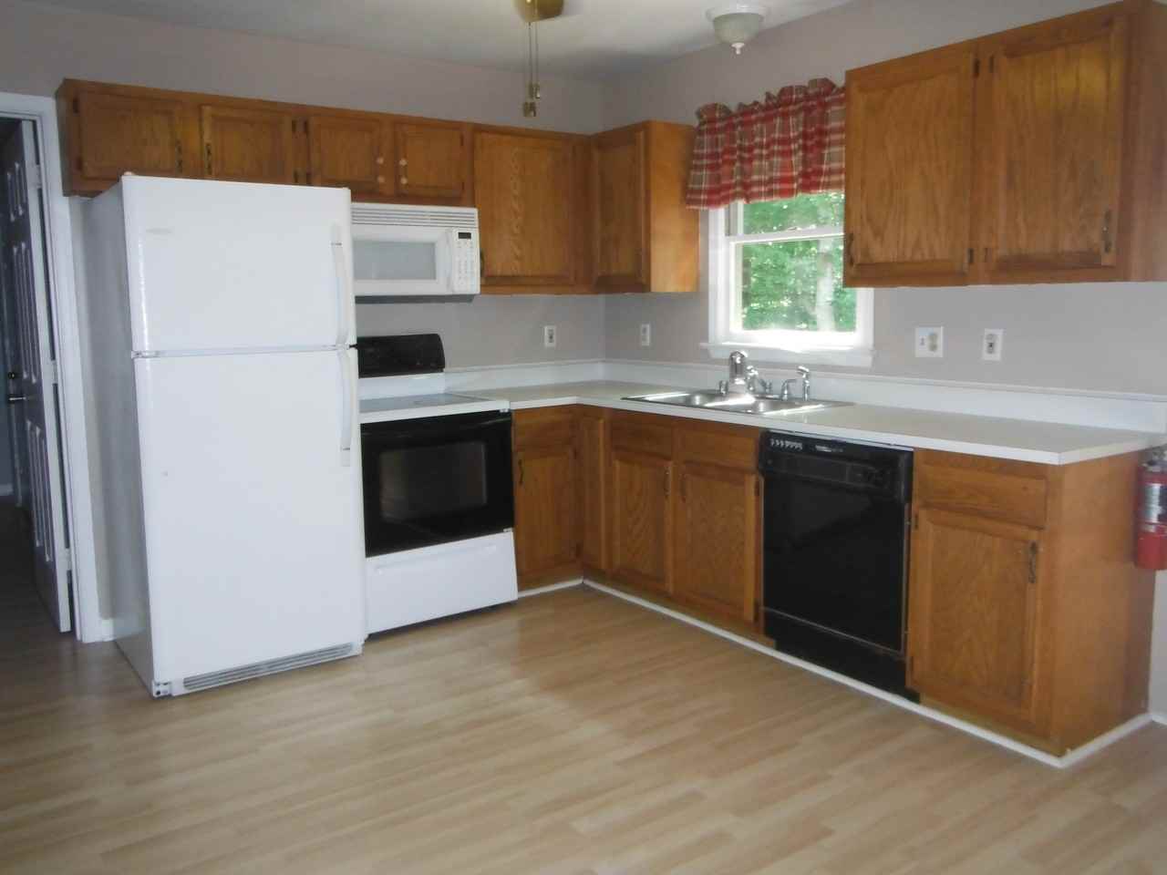 105 Independence Dr - Photo 2 of 7