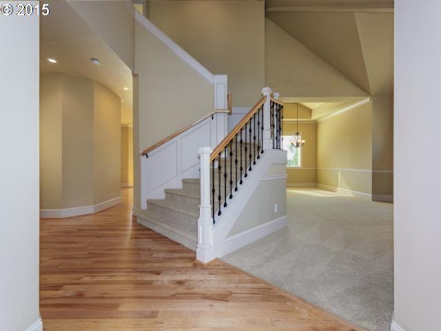 10136 NW Skyline Heights Dr - Photo 3 of 16