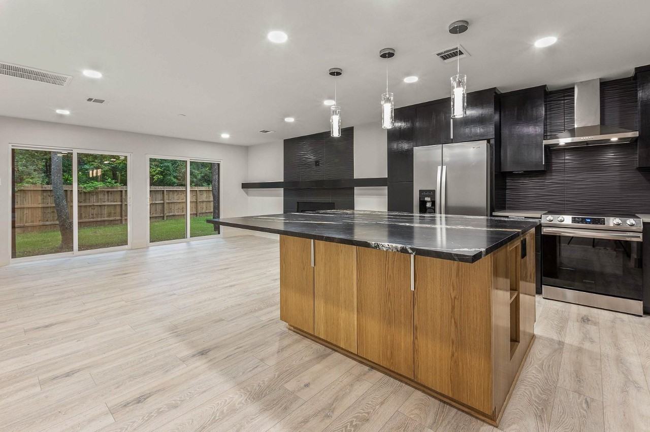 1310 E Red Cedar Cir - Photo 3 of 7