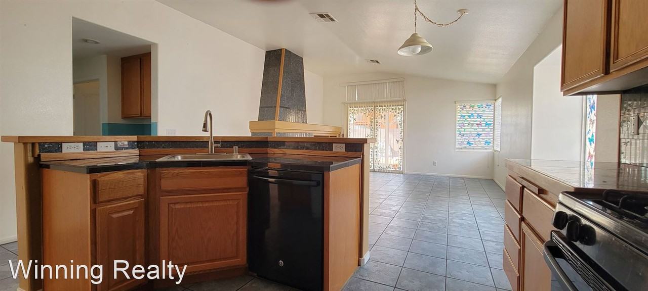 1889 Blue Ribbon Dr - Photo 3 of 13