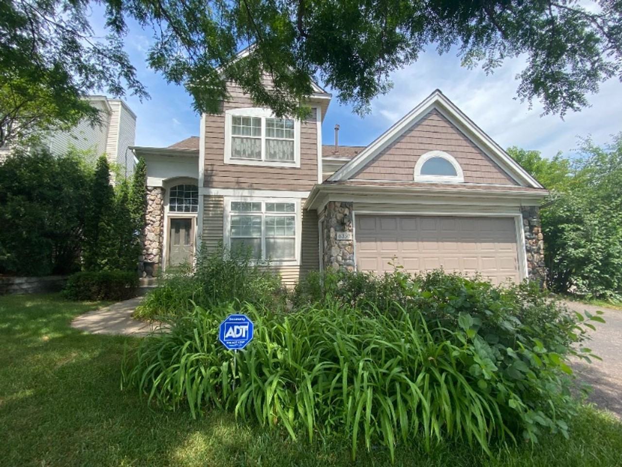 6350 Polaris Ln N - Photo 2 of 18