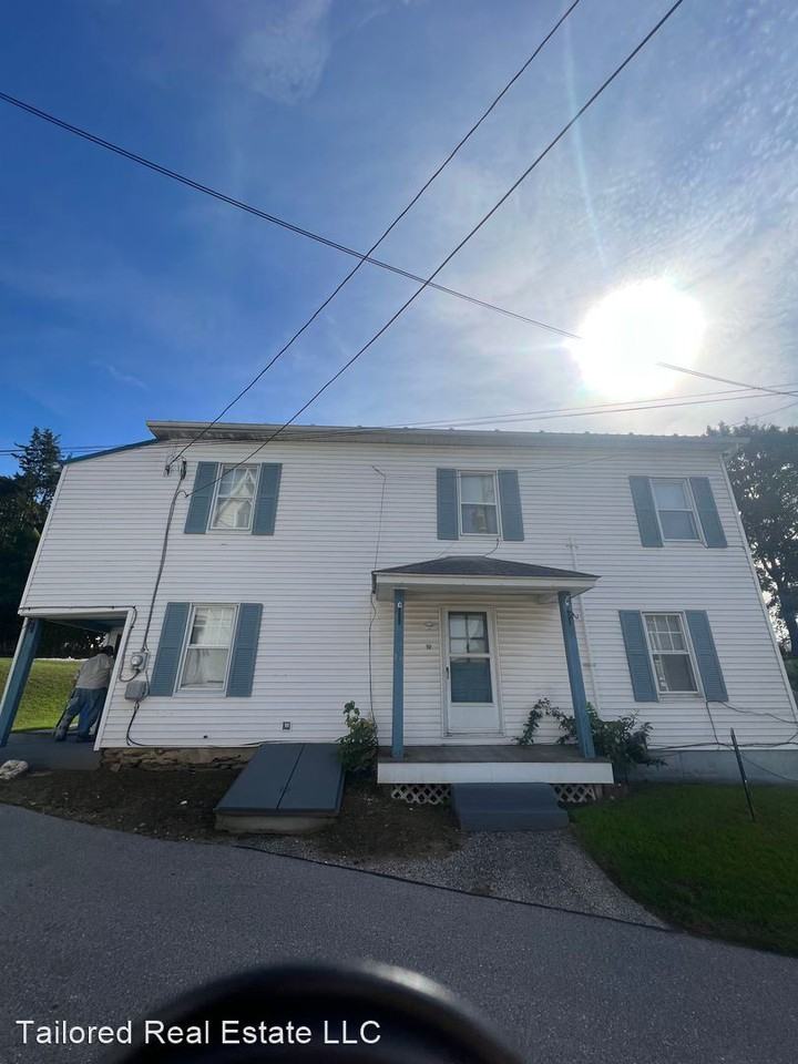 10 Cherry St, Seven Valleys, PA 17360 3 Bedroom House for 1,000/month