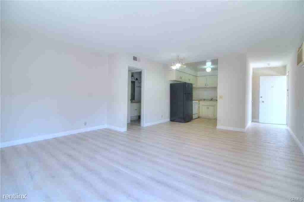 1831 Ramona Ave #10 - Photo 3 of 11