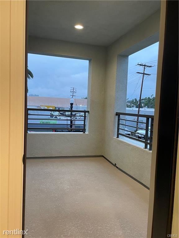 200 N Standard Ave - Photo 3 of 10