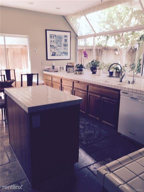 29822 Sandling Ct - Photo 2 of 5