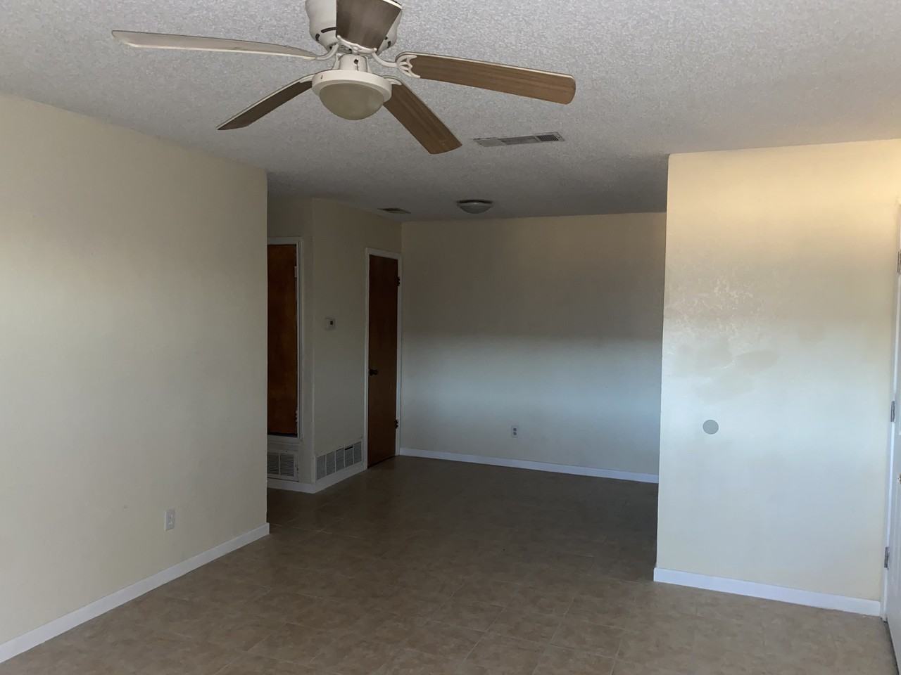 2109 Hinkle Ave - Photo 3 of 16