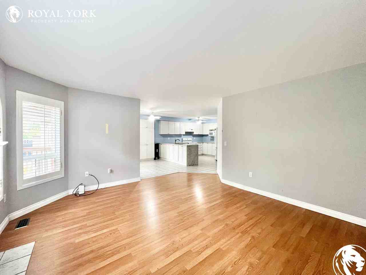 35 Tidewater Cres #1 - Photo 2 of 43