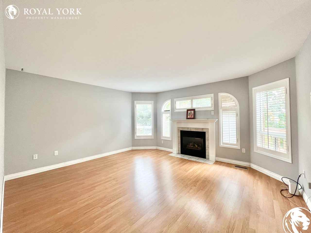 35 Tidewater Cres #1 - Photo 3 of 43