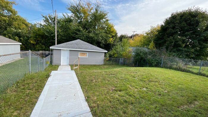 5750 N 70th St - Photo 2 of 15