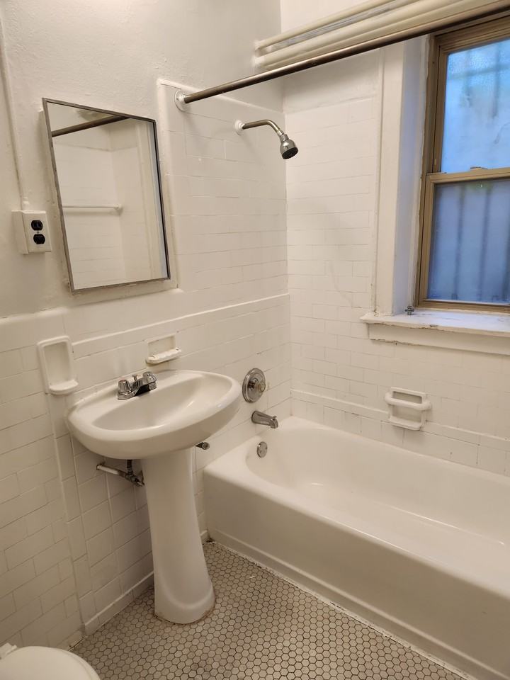 Commonwealth Apartments - Photo 5 of 23