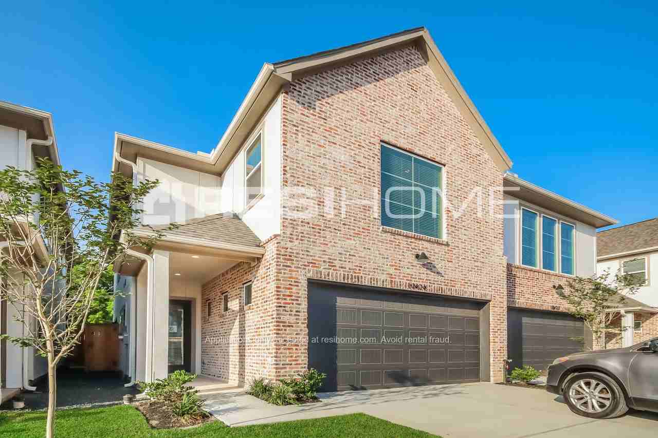 10422 Executive Lakes Dr