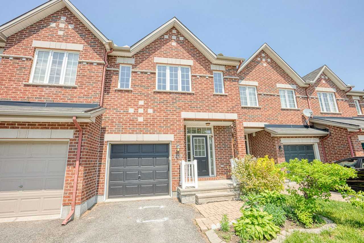 Lovely 3 bedrooms house located in Riverside South Apartments 262 Eye