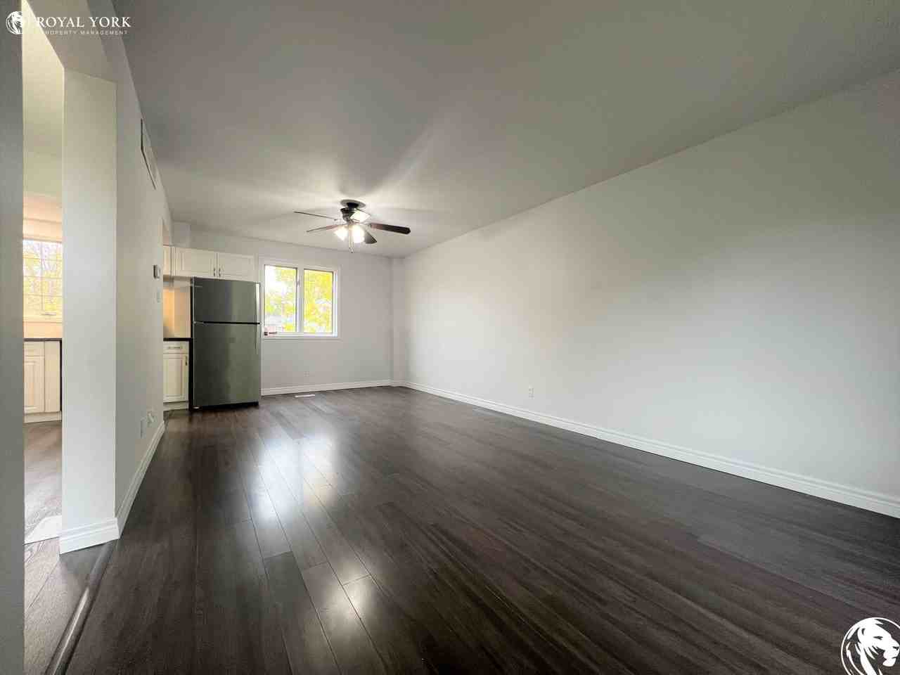 107 Lowell St N - Photo 3 of 39