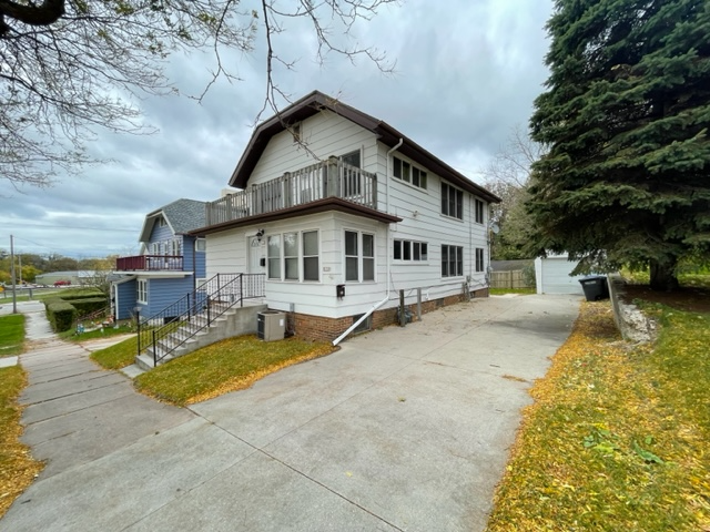 813A S 17th St - Photo 2 of 10