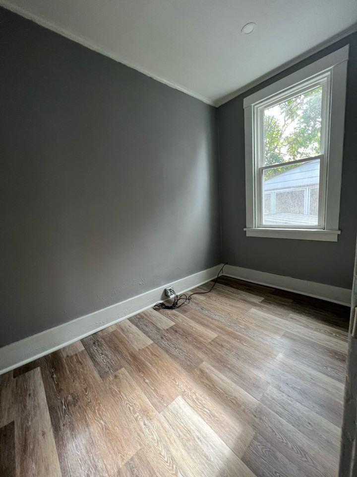 1224 McNeilly Avenue #1