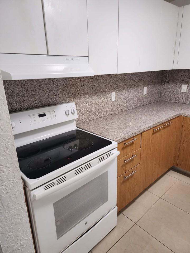 15201 Ne 6th Ave #C109 - Photo 5 of 13