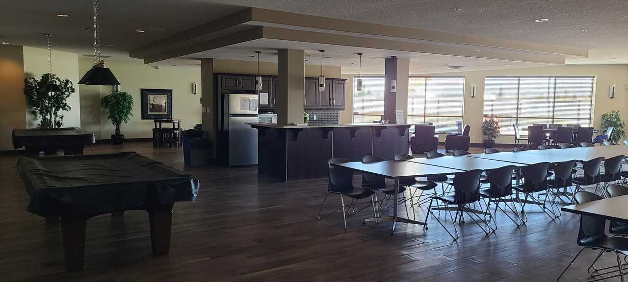 Spacious 2 bed 2 bath condo*Pool, Hot tub, Gym & more*Underground Parking* - Photo 3 of 39