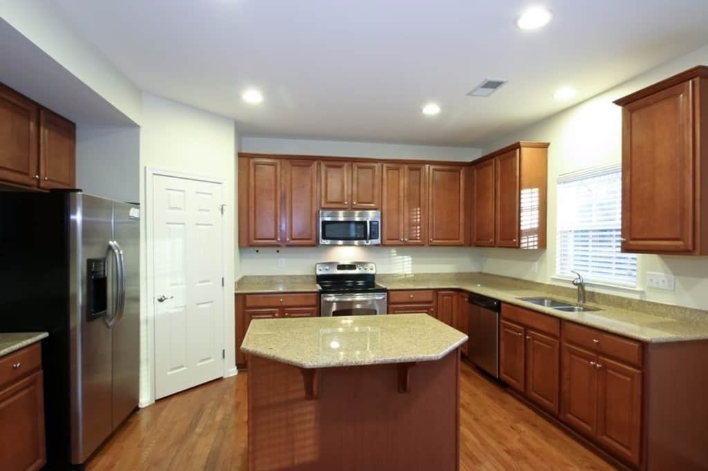 2688 Kinsley Ave Nw - Photo 3 of 11