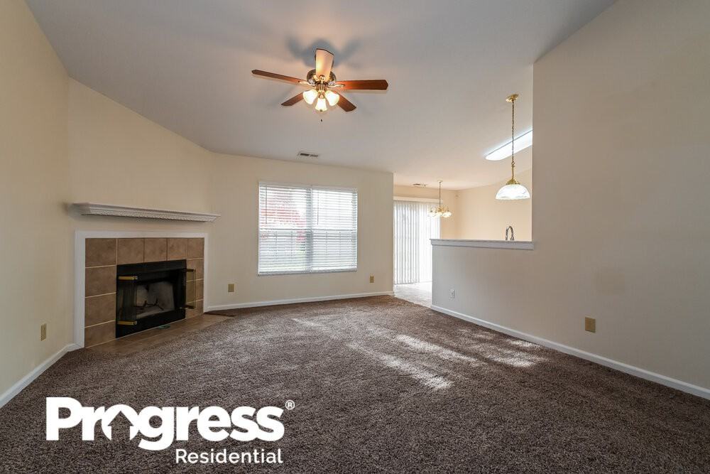 7847 Cole Wood Blvd - Photo 3 of 21